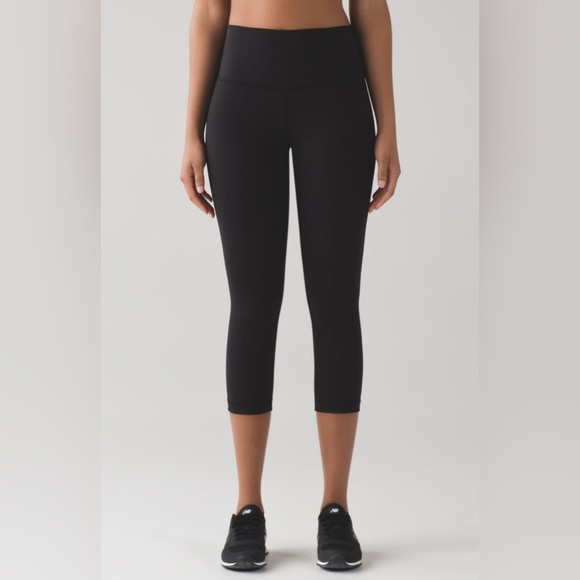 LULULEMON Wunder Under Crop High Rise Full-On Luxtreme in Black Size 6 - Picture 3 of 9